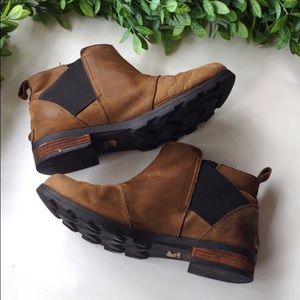 Sorel Emelie Chelsea boot size 10.5 brown waterproof